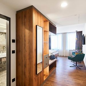 Premium King Room